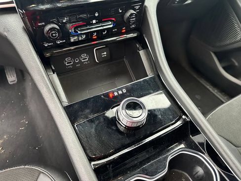 Used 2023 Jeep Grand Cherokee Altitude AWD/4WD image 7