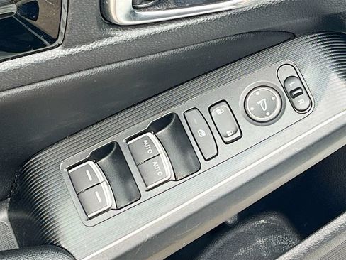 Used 2022 Honda Civic Touring image 18
