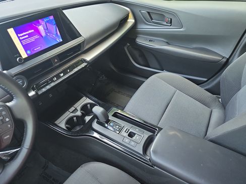 Used 2024 Toyota Prius LE FWD image 22
