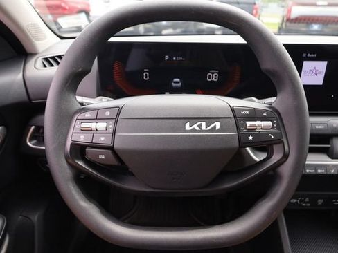 Used 2025 Kia K4 FWD image 10