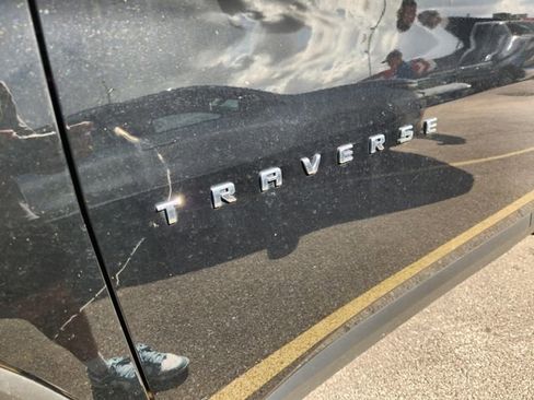Used 2023 Chevrolet Traverse LT FWD image 9