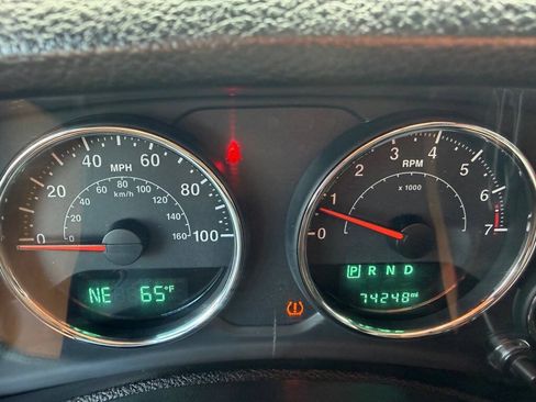 Used 2017 Jeep Wrangler Unlimited Sahara AWD/4WD image 21