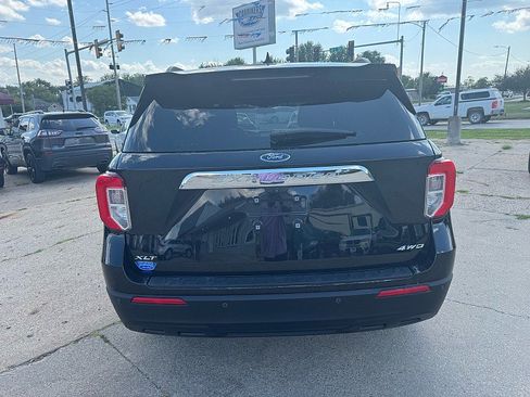 Used 2021 Ford Explorer XLT AWD/4WD image 8