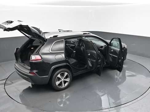 Used 2019 Jeep Cherokee Limited AWD/4WD image 29