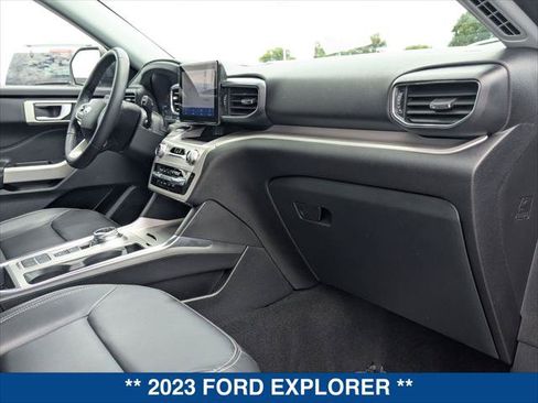 Certified 2023 Ford Explorer XLT w/ Equipment Group 202A RWD image 23
