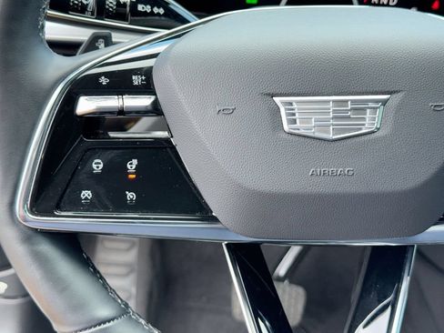 Used 2025 Cadillac Lyriq Luxury RWD image 17