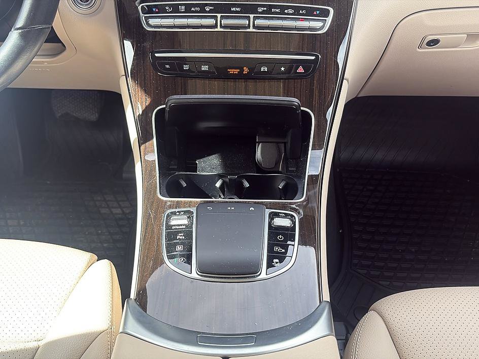 Used 2022 Mercedes-Benz GLC 300 image 33