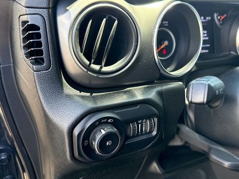 Used 2022 Jeep Wrangler Unlimited Sport AWD/4WD image 22