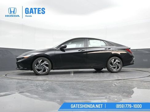 Used 2025 Hyundai Elantra Limited w/ Cargo Package FWD image 48