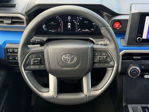 Certified 2025 Toyota Tacoma TRD Off-Road AWD/4WD image 9
