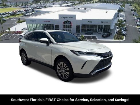Used 2022 Toyota Venza XLE AWD/4WD image 2