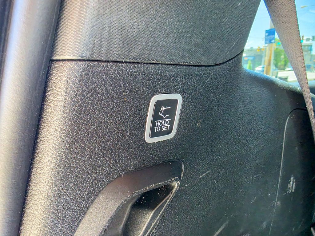 Used 2024 Jeep Wagoneer Series II AWD/4WD image 14