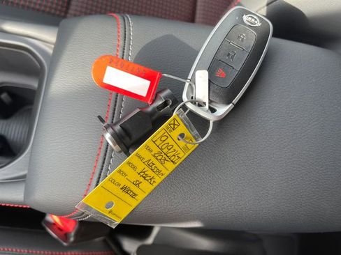 New 2025 Nissan Kicks SR image 29