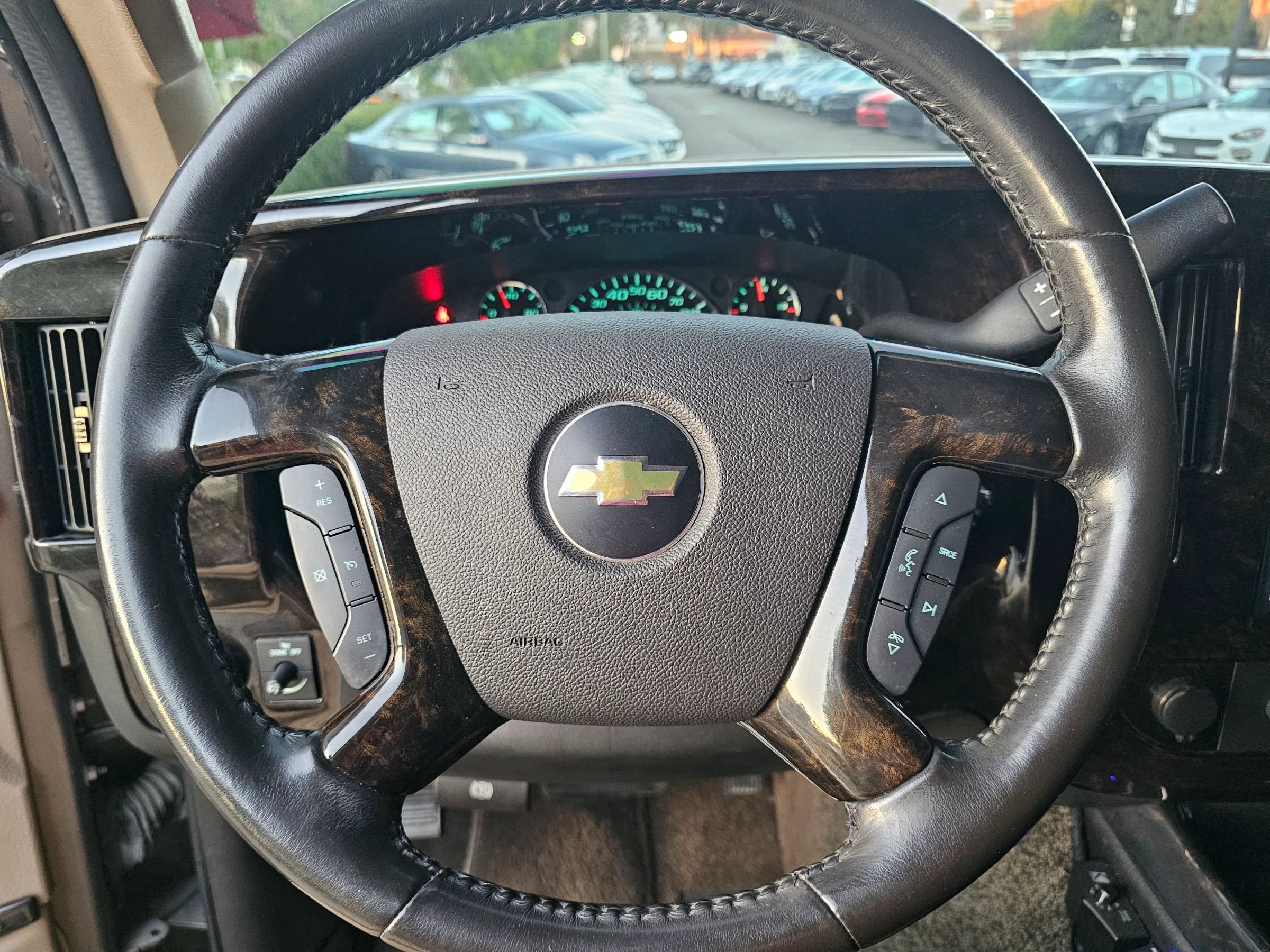 Used 2016 Chevrolet Express 2500 RWD image 11