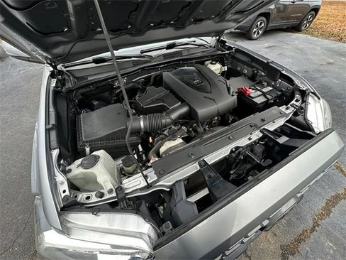 Used 2021 Toyota Tacoma SR5 image 31
