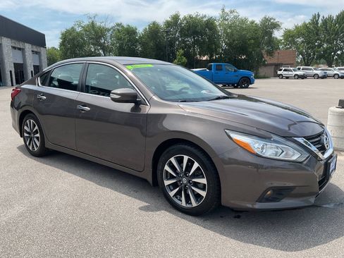 Used 2016 Nissan Altima 2.5 SL FWD image 10