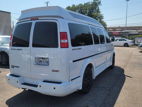 Used 2021 GMC Savana 2500 w/ Enhanced Convenience Package image 5