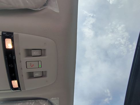 New 2025 Nissan Murano SL image 17