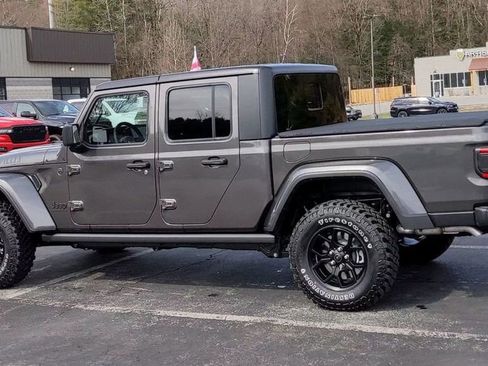 New 2025 Jeep Gladiator Willys image 7