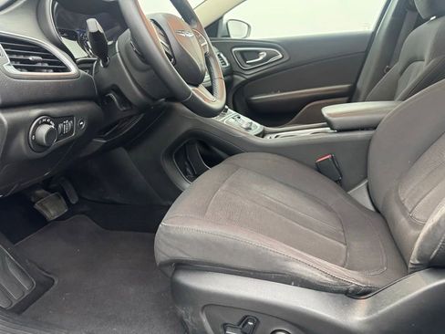 Used 2015 Chrysler 200 Limited w/ Convenience Group FWD image 12