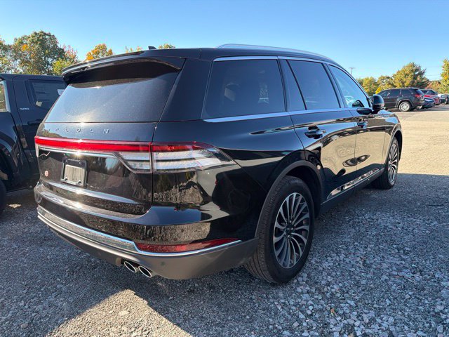 Used 2023 Lincoln Aviator AWD w/ Premium Package image 5