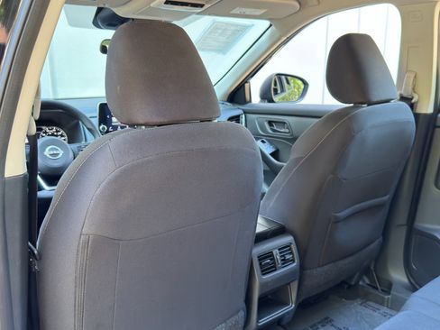 Used 2024 Nissan Rogue S AWD/4WD image 28