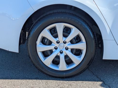 Used 2025 Toyota Corolla LE image 9