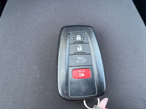 Used 2022 Toyota RAV4 XLE image 20