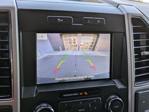 Used 2019 Ford F150 Lariat w/ Max Trailer Tow Package image 23