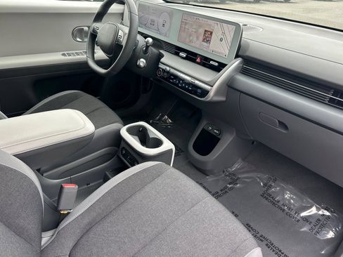 Certified 2024 Hyundai Ioniq 5 SEL RWD image 18