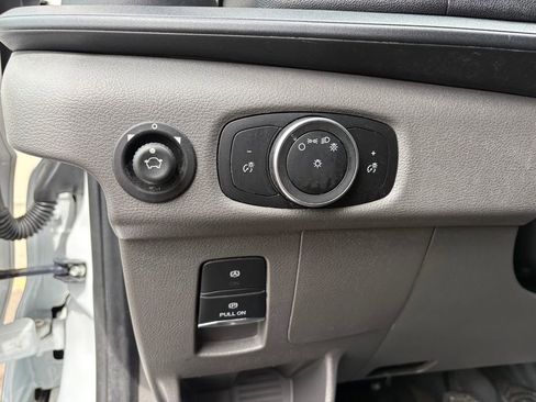 Certified 2022 Ford Transit 250 Medium Roof RWD image 13