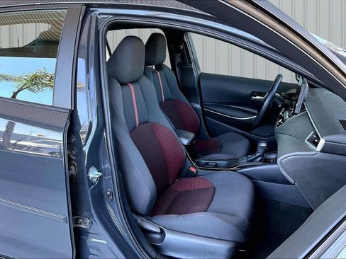 Used 2024 Toyota Corolla SE w/ SE Premium Package FWD image 18