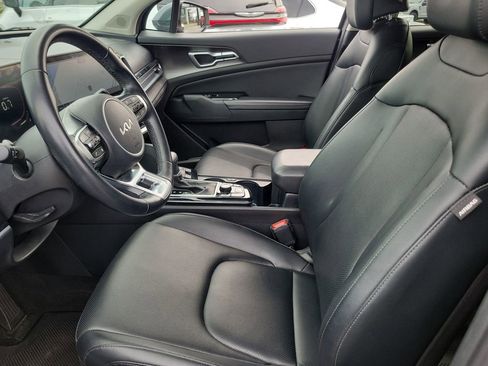 Used 2024 Kia Sportage EX image 16