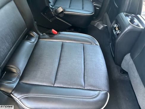Certified 2025 Buick Enclave Preferred FWD image 30