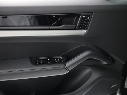 New 2026 Porsche Cayenne S AWD/4WD image 18