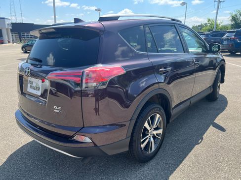 Used 2017 Toyota RAV4 XLE w/ All Weather Liner Package AWD/4WD image 7