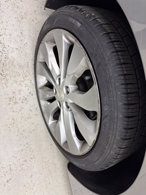 Used 2017 Chevrolet Malibu Premier w/ Premier Sun and Wheel Package FWD image 5