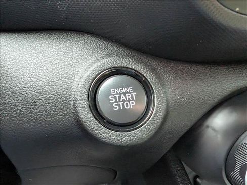 Certified 2025 Hyundai Venue Limited FWD image 30