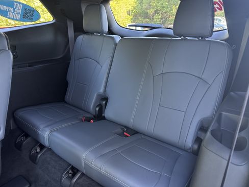 Used 2023 Buick Enclave Essence w/ Trailering Package, 5000 lbs. AWD/4WD image 10