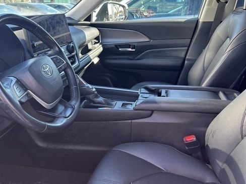 Certified 2024 Toyota Grand Highlander XLE image 5