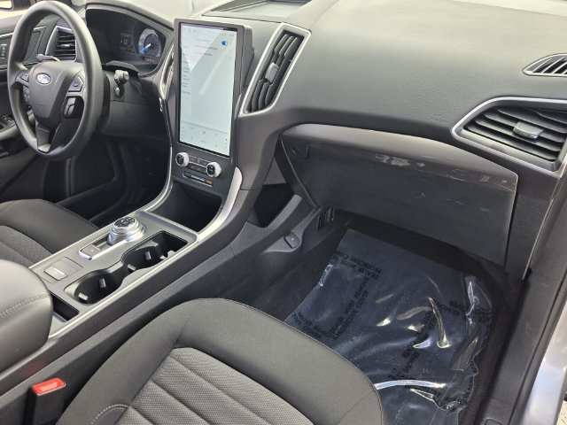 Used 2024 Ford Edge SE w/ Black Appearance Package AWD/4WD image 18