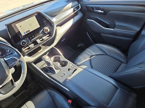 Used 2023 Toyota Highlander XSE image 14