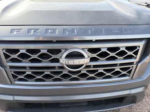 Used 2022 Nissan Frontier SV image 39