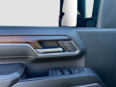 Used 2024 GMC Sierra 3500 Denali w/ Denali Reserve Package image 9