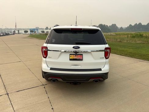 Used 2019 Ford Explorer XLT w/ Equipment Group 201A AWD/4WD image 5