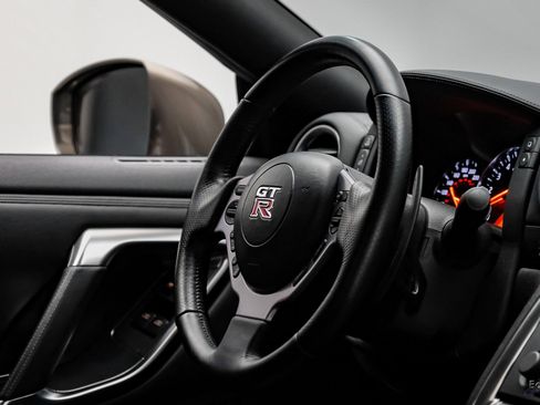 Used 2009 Nissan GT-R Premium image 58