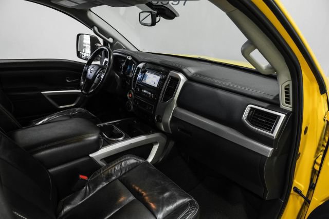 Used 2017 Nissan Titan PRO-4X w/ Pro-4x Convenience Package AWD/4WD image 14