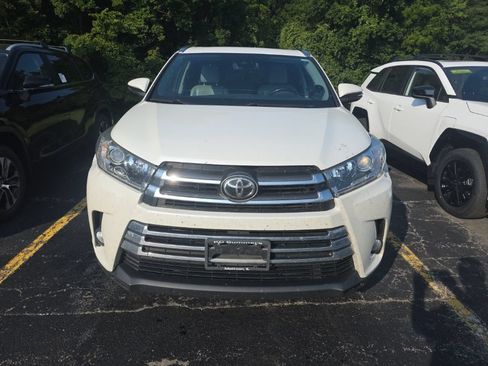 Used 2018 Toyota Highlander Limited w/ Protection Package #3 AWD/4WD image 2