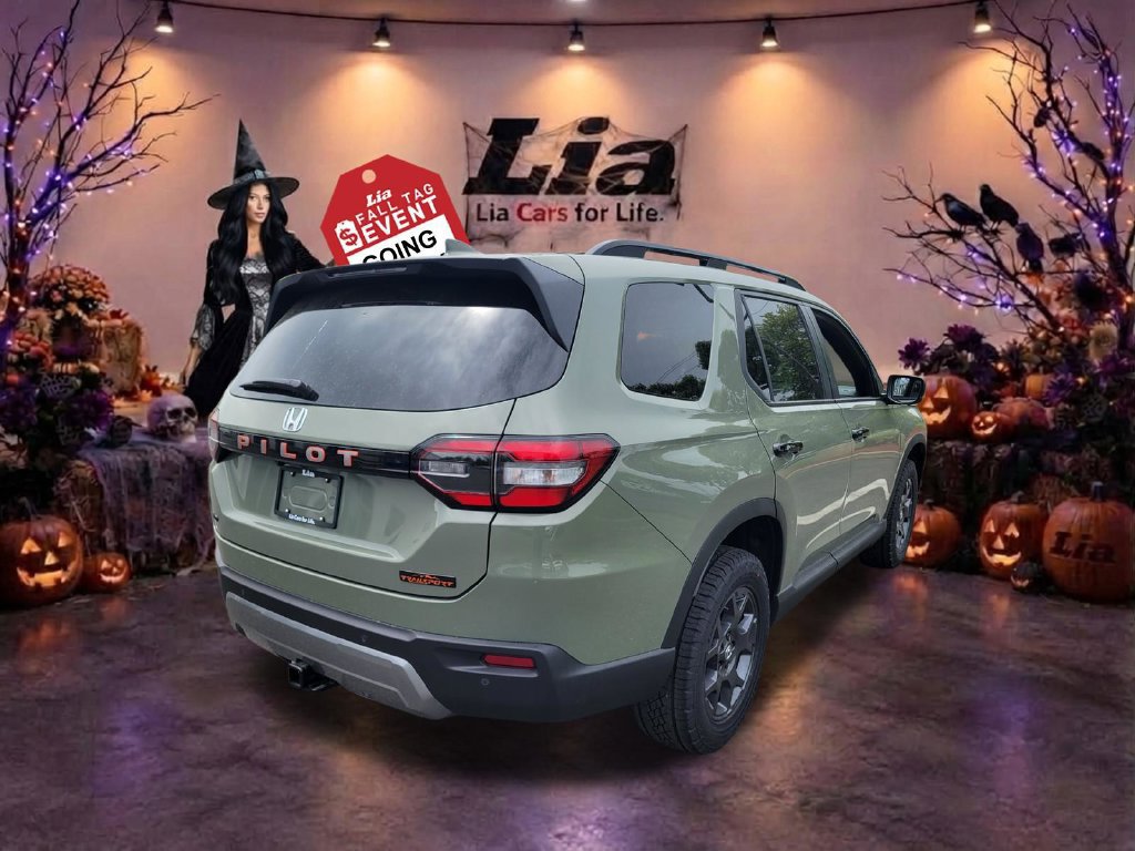 New 2026 Honda Pilot TrailSport image 3