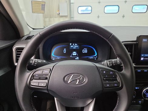 Used 2024 Hyundai Venue SEL FWD image 22